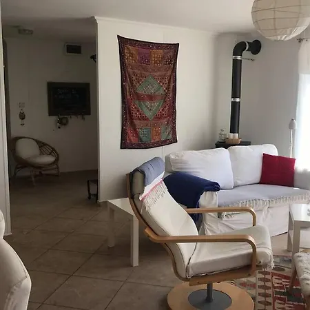 Selimiye’de bir dönüm arazi içinde müstakil keyif evi. Villa