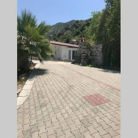 Selimiye'De Bir Doenuem Arazi Icinde Muestakil Keyif Evi. Marmaris
